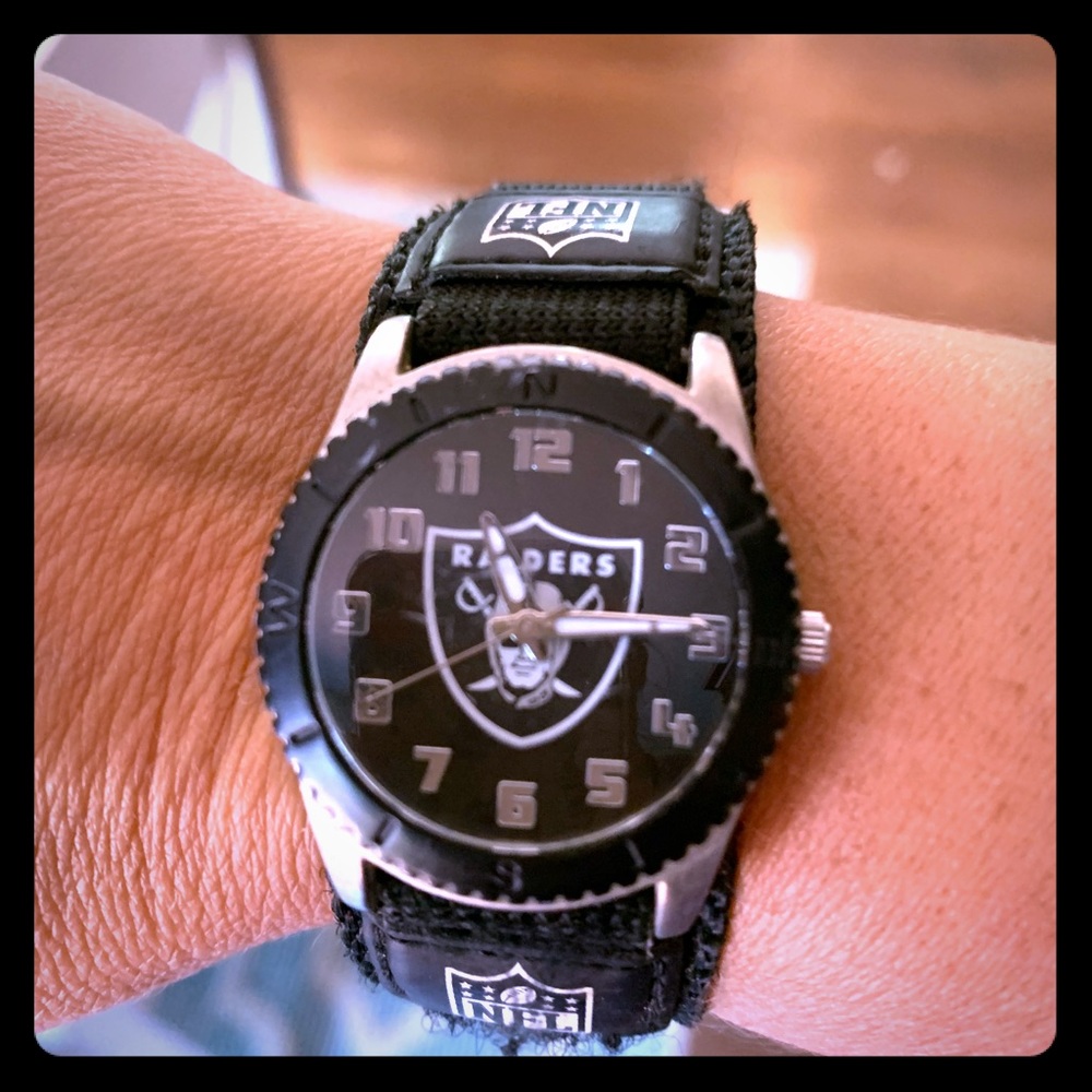 NFL RAIDERS watch